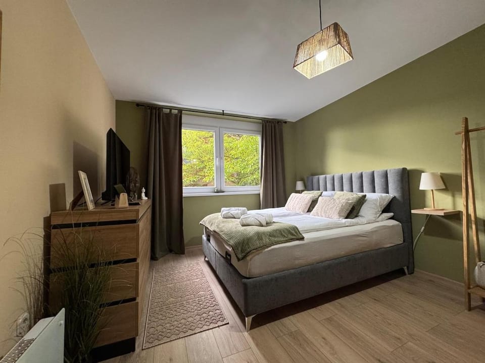 Bed, Bedroom