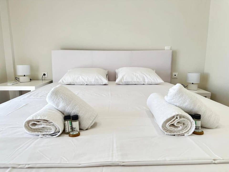 Athens 5th Floor Retreat, Blissful Escape Apartment in Athens