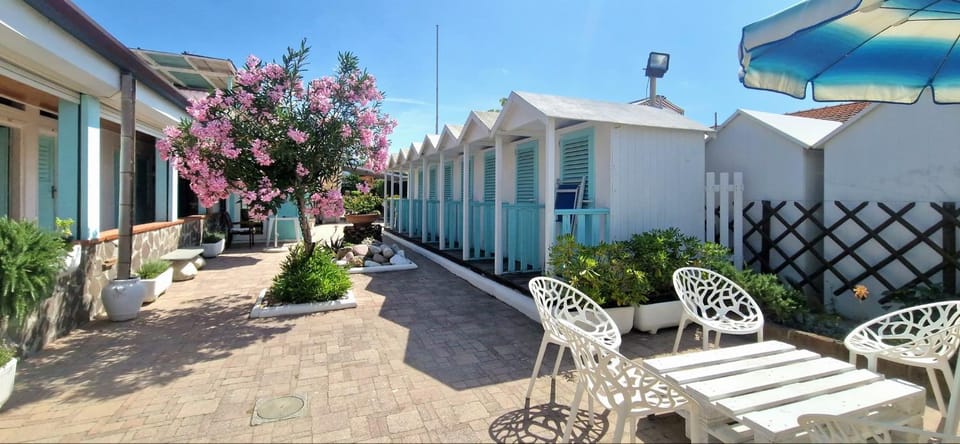 Property building, Patio, Garden, Garden view