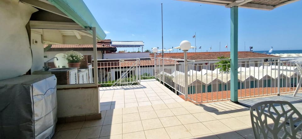 Natural landscape, View (from property/room), Balcony/Terrace, Balcony/Terrace, Dining area, Sea view