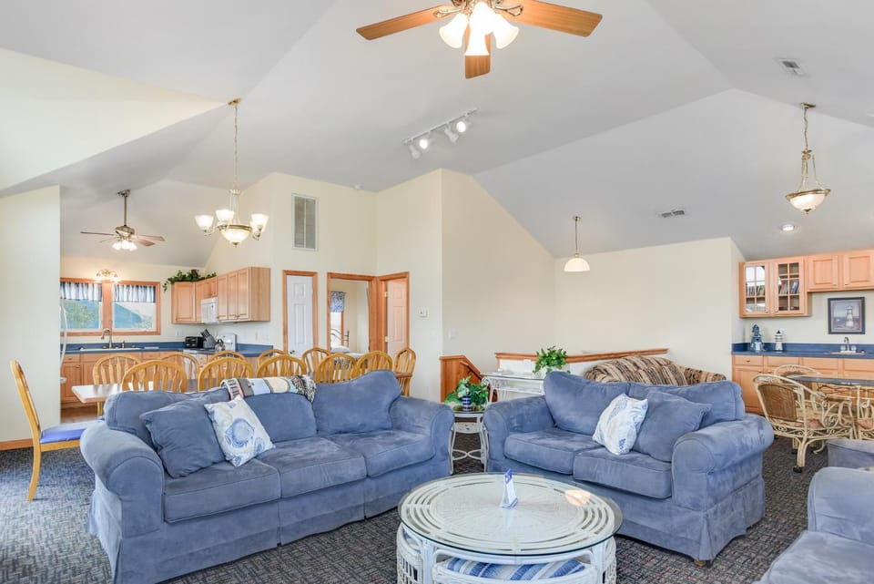 Lady Of The Lake by Village Realty House in Corolla