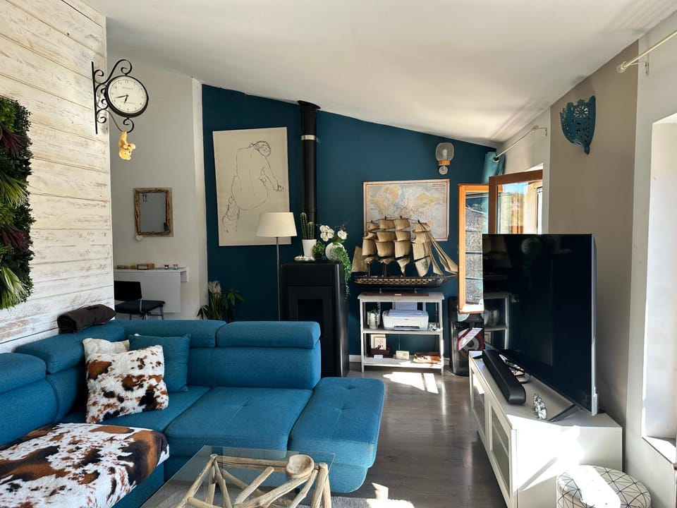 Appartement au cœur du village Apartment in French Riviera