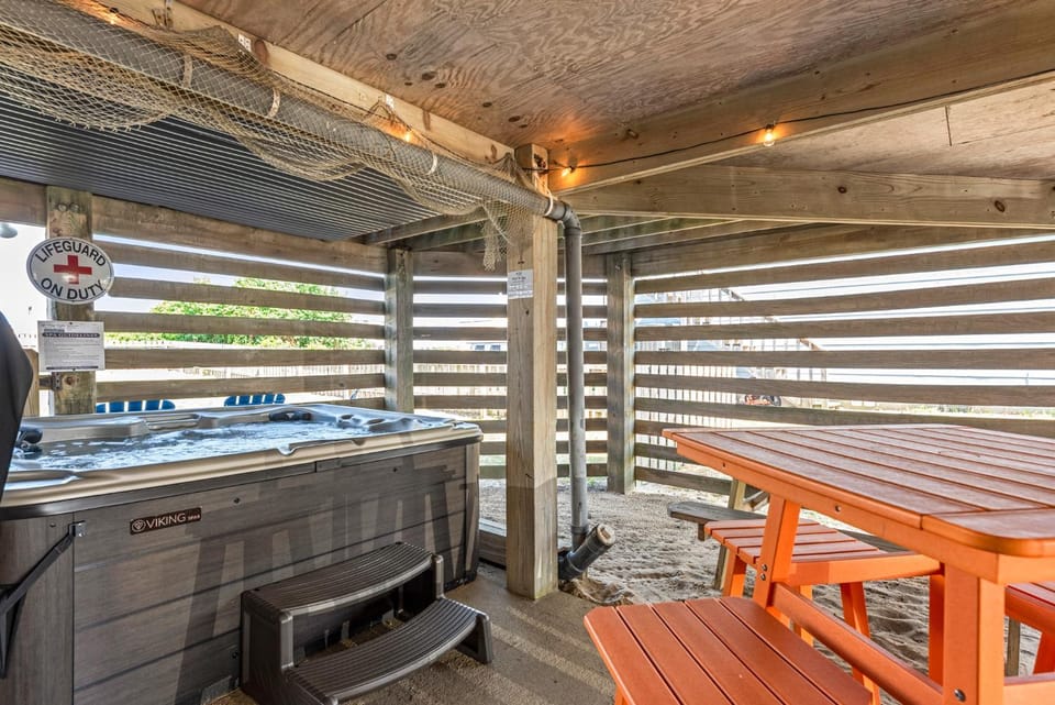 Ruff Waves Retreat House in Kill Devil Hills