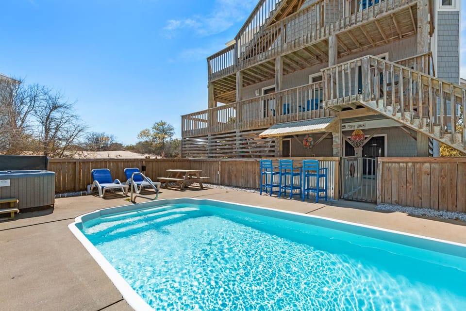 Sea Blue House in Corolla