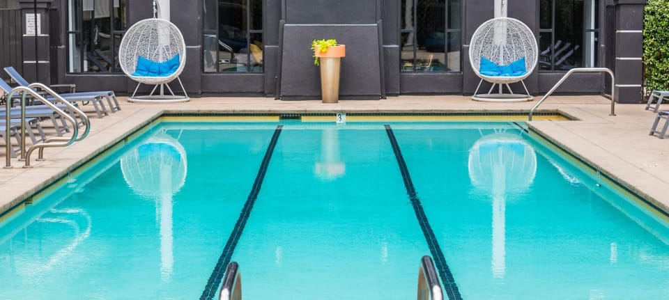 Noho Haven 2 bed Apt with FREE Parking Apartment in North Hollywood