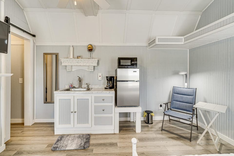 5 Mi to Dtwn Sweetwater: Studio w/ Serene Views Apartment in Tennessee