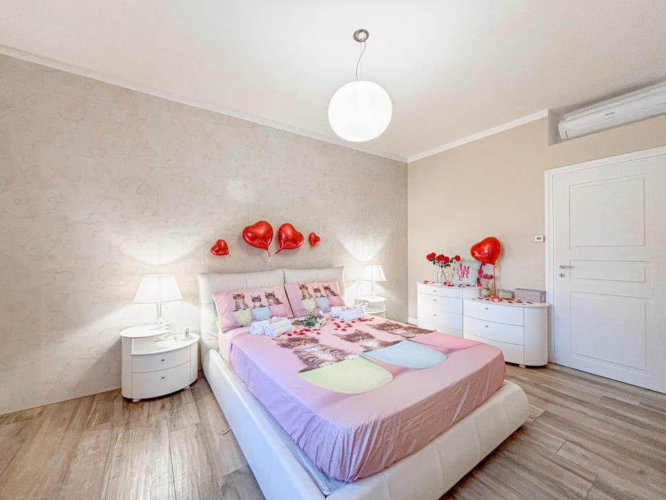 Bed, Photo of the whole room, Bedroom, towels, wardrobe