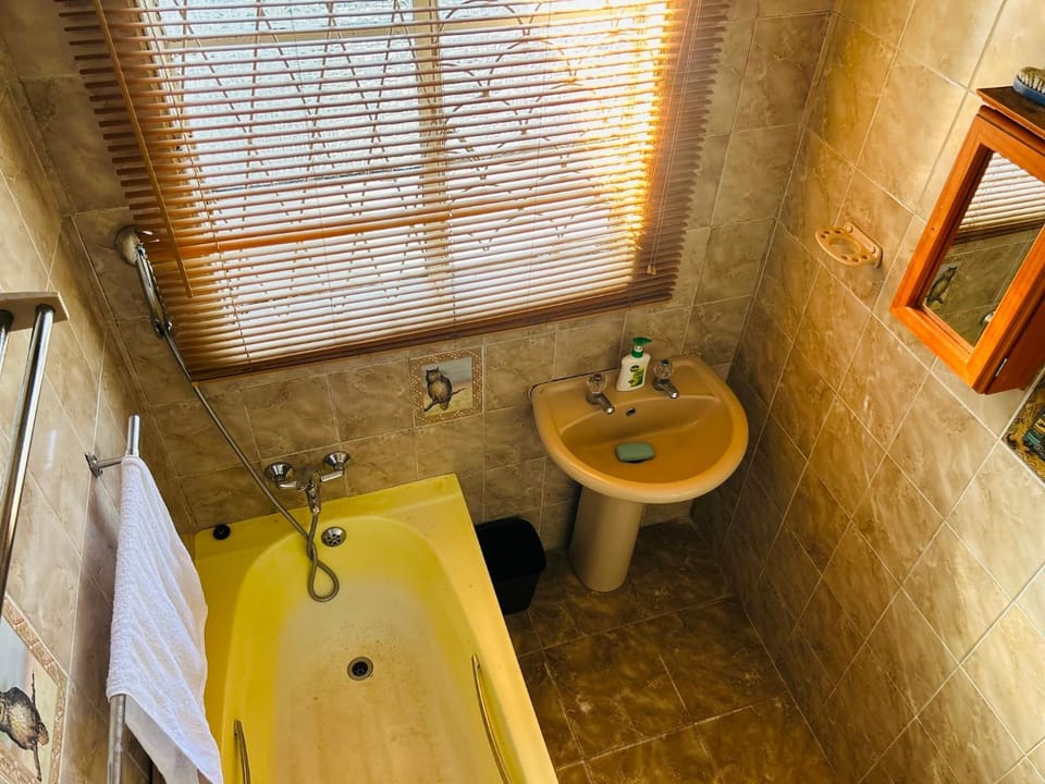Bathroom, Bath