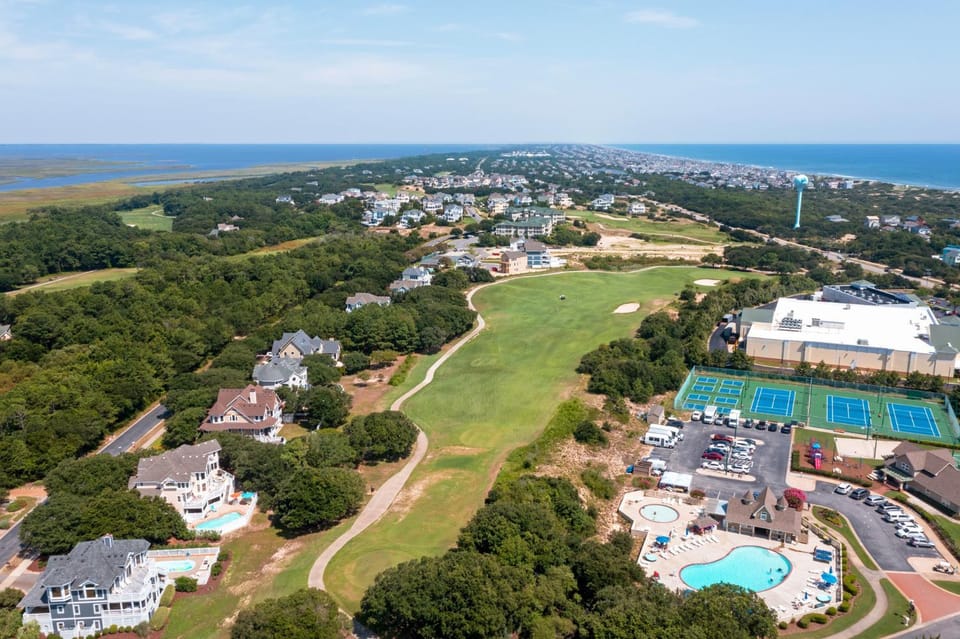 Y7 Fairways & Sunsets House in Corolla