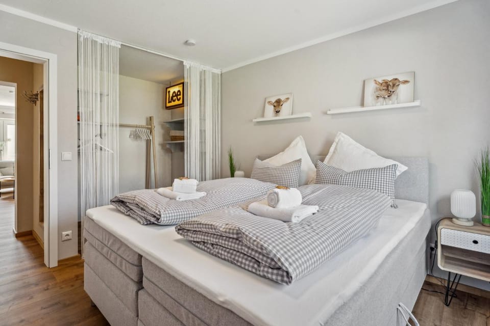 Bed, Photo of the whole room, Bedroom, towels, wardrobe