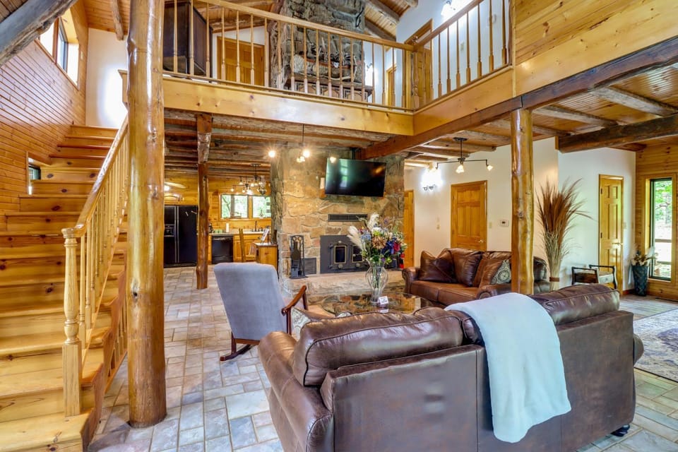 3,000 Sq Ft + Game Room: Ozarks Serenity Cabin! Cabin in Buffalo River