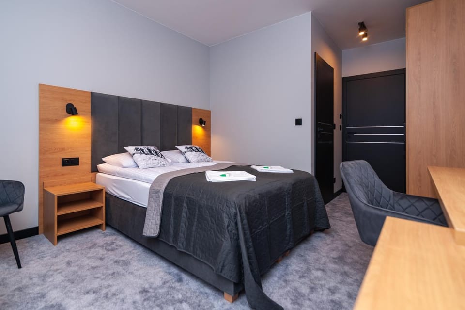Bed, Photo of the whole room, Bedroom, towels, wardrobe