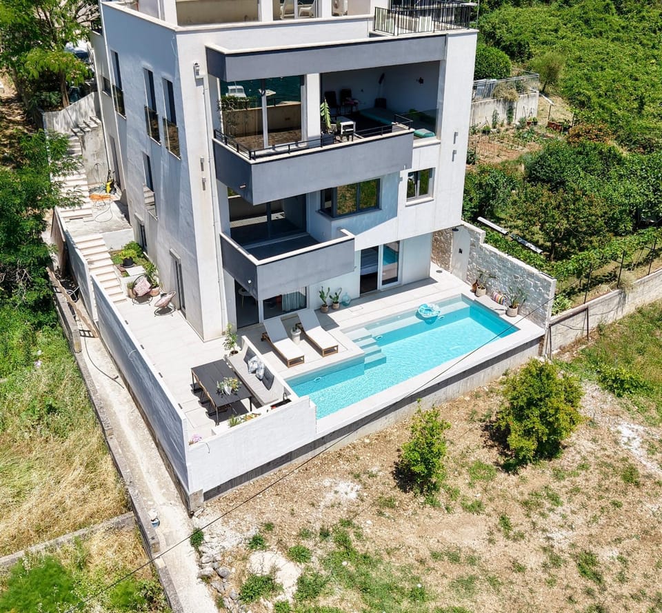 Property building, Swimming pool