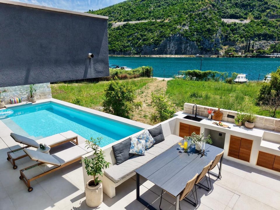 Pool view, Swimming pool