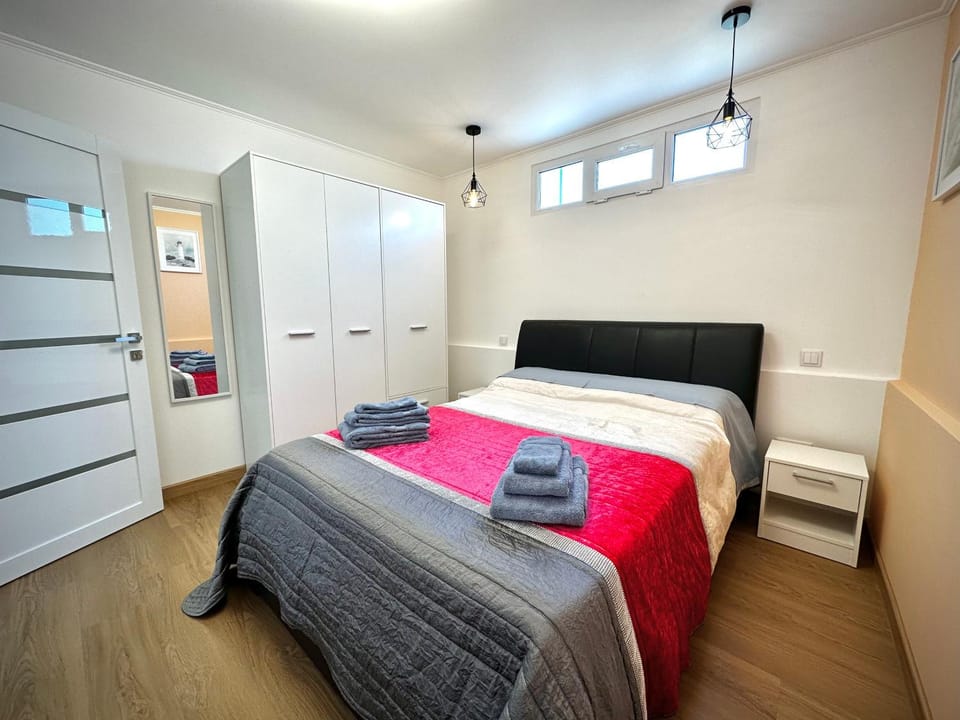 Bed, Photo of the whole room, Bedroom, towels, wardrobe