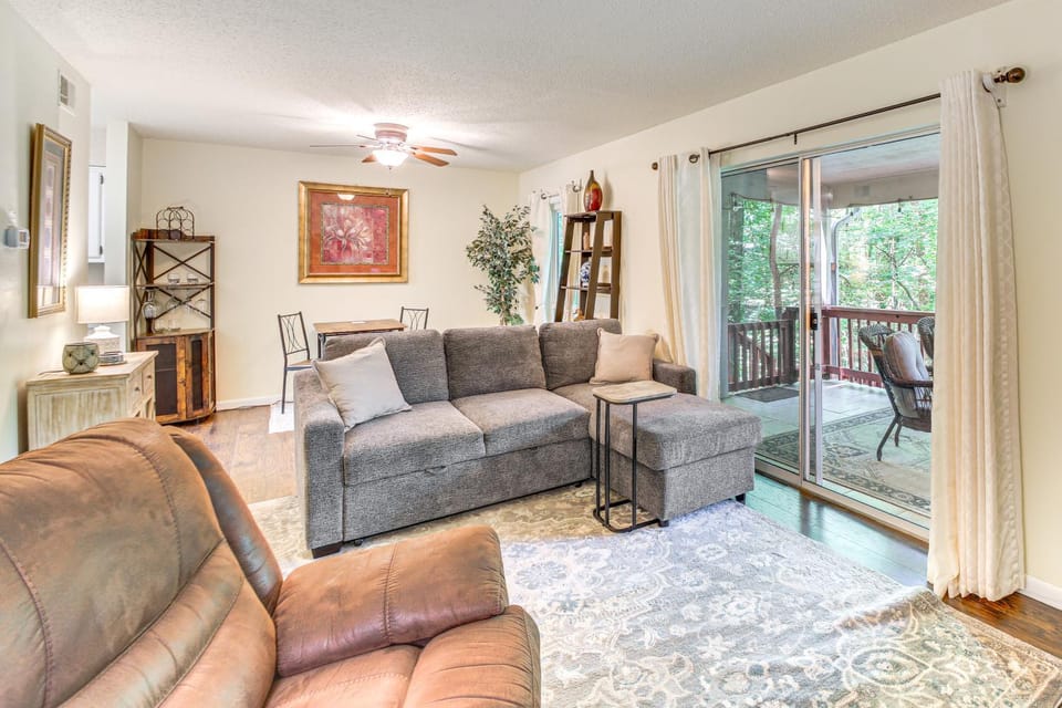 Pool, Hot Tub & Fitness Center! Gem By Lake DeSoto House in Garland County