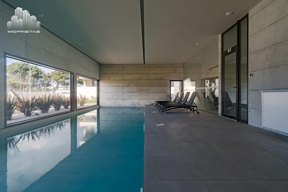 Pool view, Swimming pool, sunbed