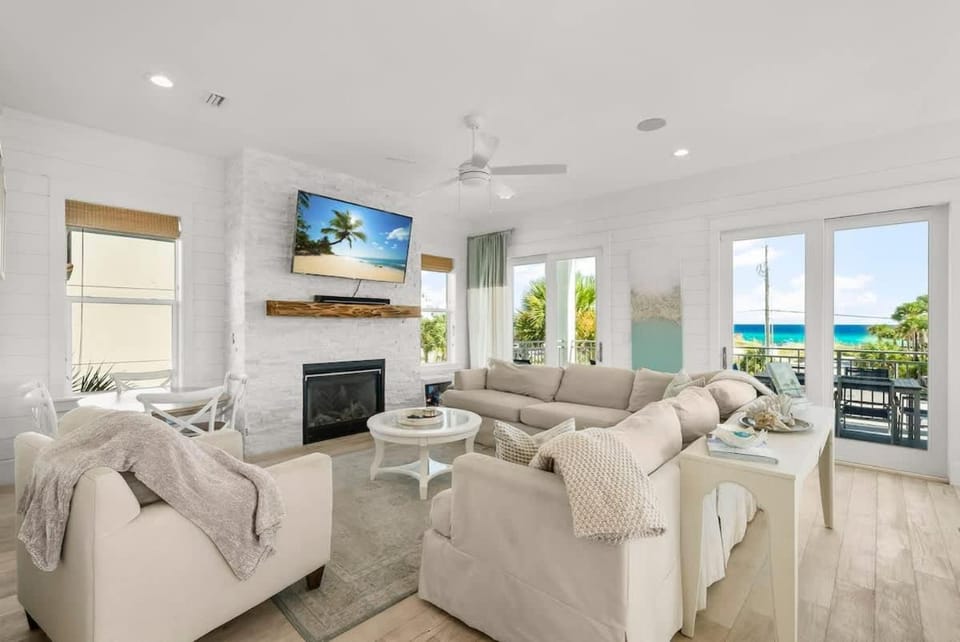 Beachside Bliss by Stay on 30a, Ocean View Private Pool House in South Walton County