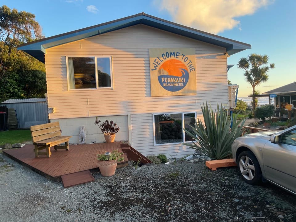 Punakaiki Beach Hostel Hostel in West Coast