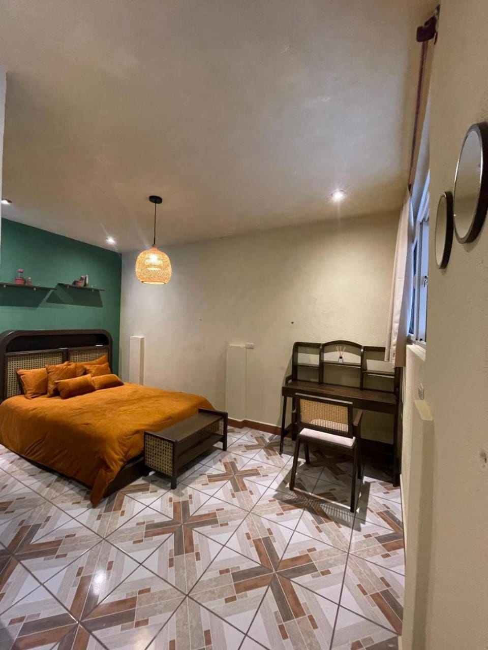 Bed, Photo of the whole room, Seating area, Bedroom