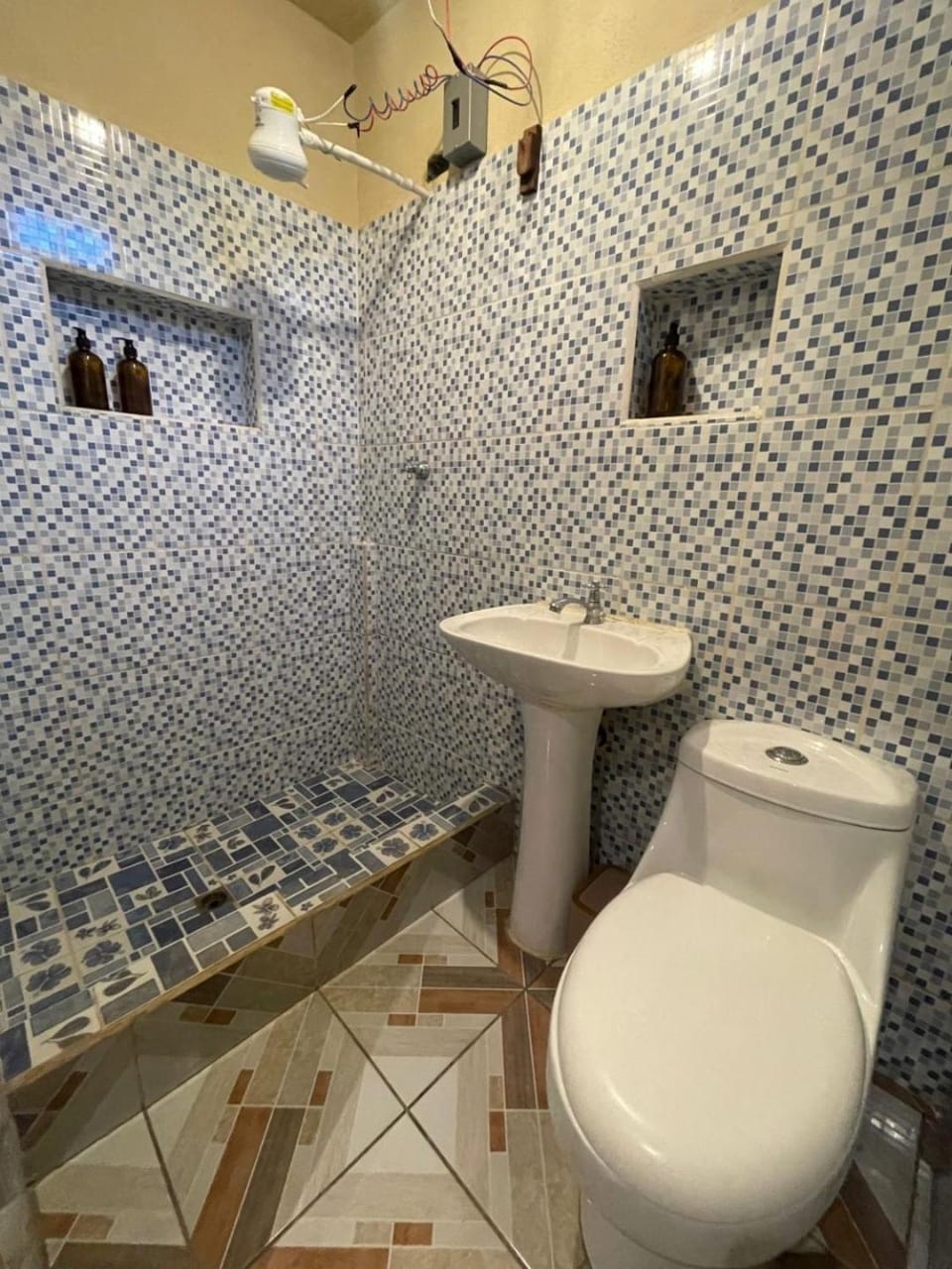 Shower, Toilet, Bathroom