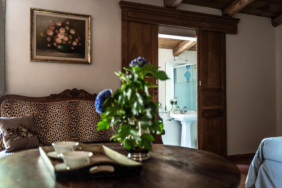 Bathroom, Coffee/tea facilities, Bedroom