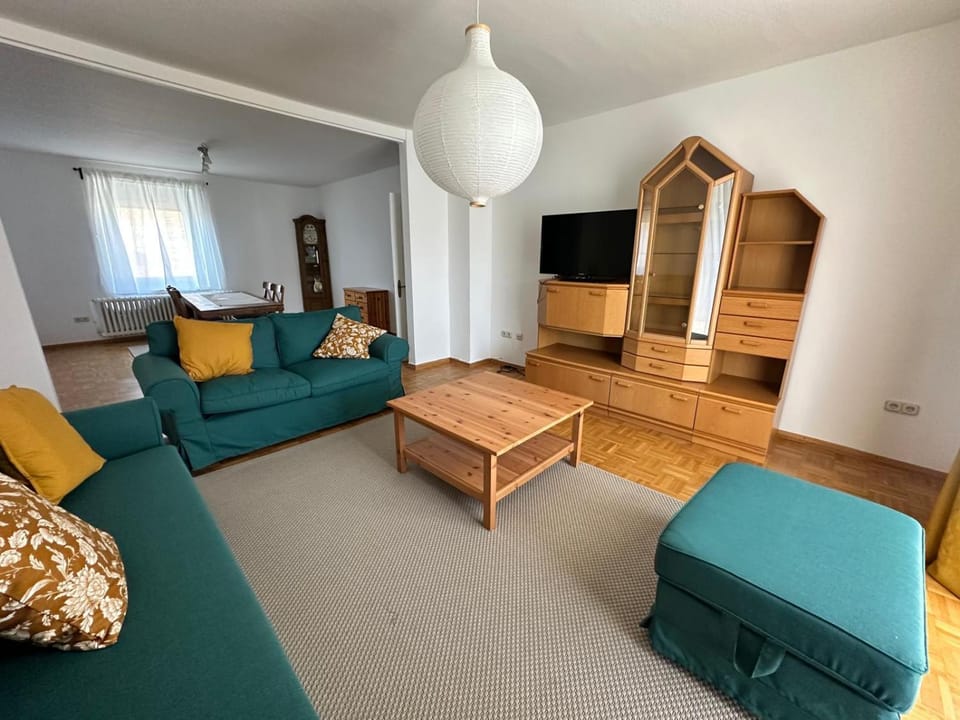 Communal lounge/ TV room, TV and multimedia, Living room