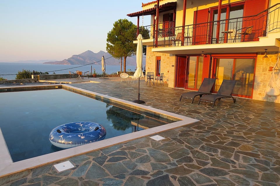 Property building, Natural landscape, Solarium, Balcony/Terrace, Mountain view, Pool view, Sea view, Swimming pool