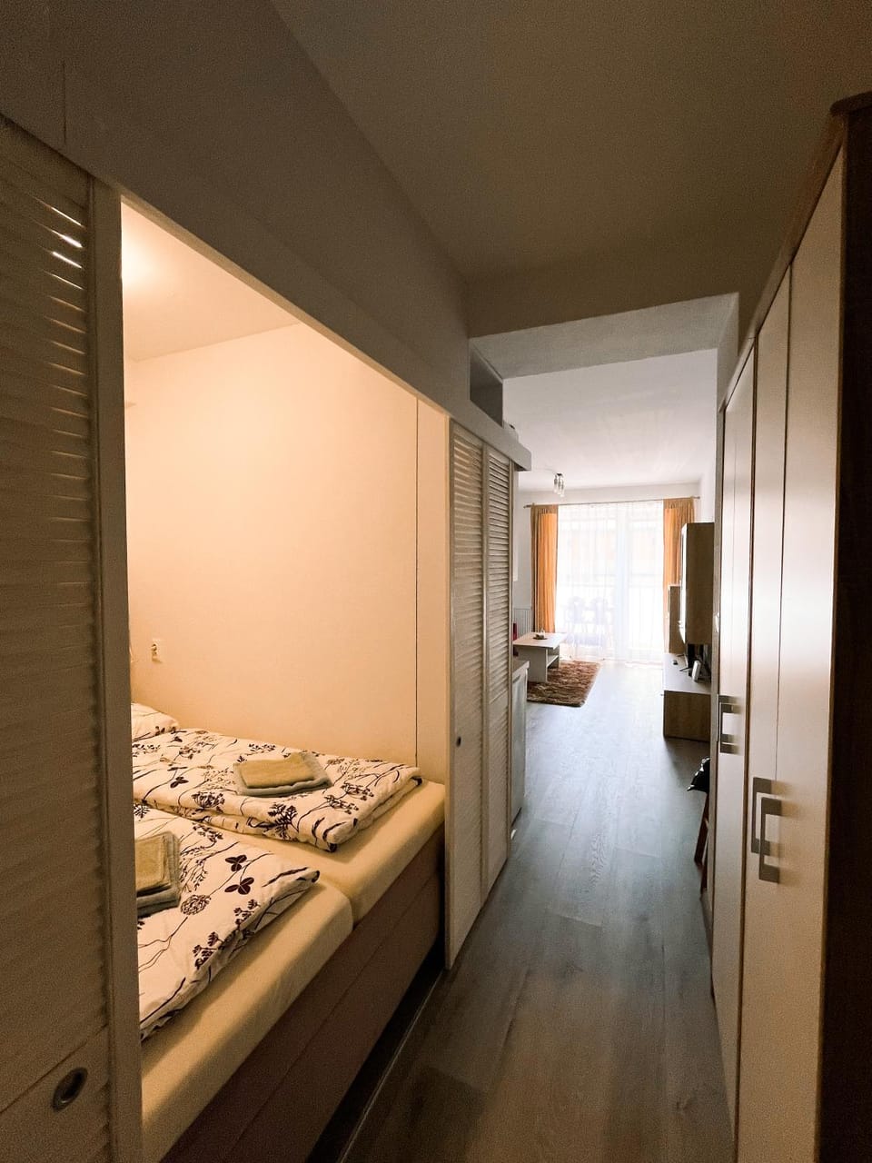 Photo of the whole room, Bedroom, towels, wardrobe