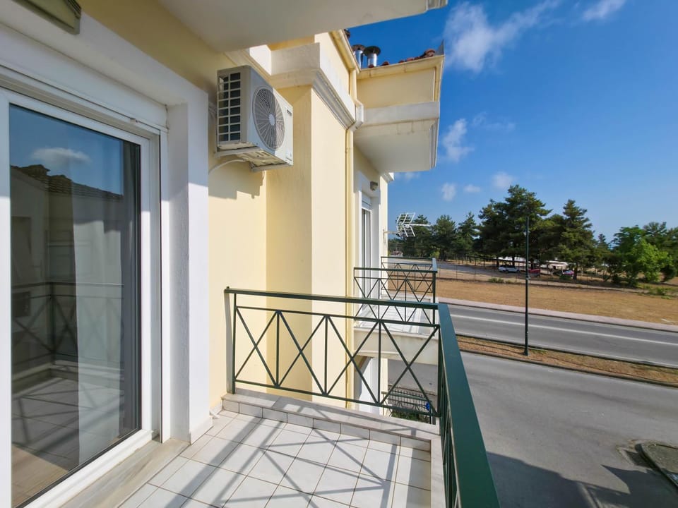 Property building, View (from property/room), Balcony/Terrace