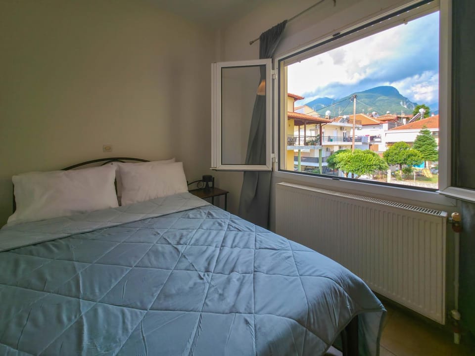 Bed, Photo of the whole room, Bedroom, Mountain view