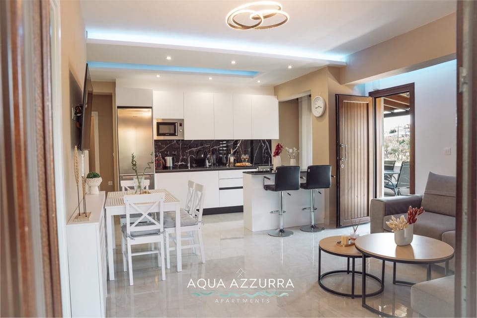 Kitchen or kitchenette, Living room, Seating area, Dining area, oven