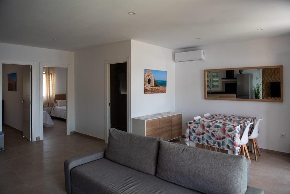 Living room, Photo of the whole room, Dining area