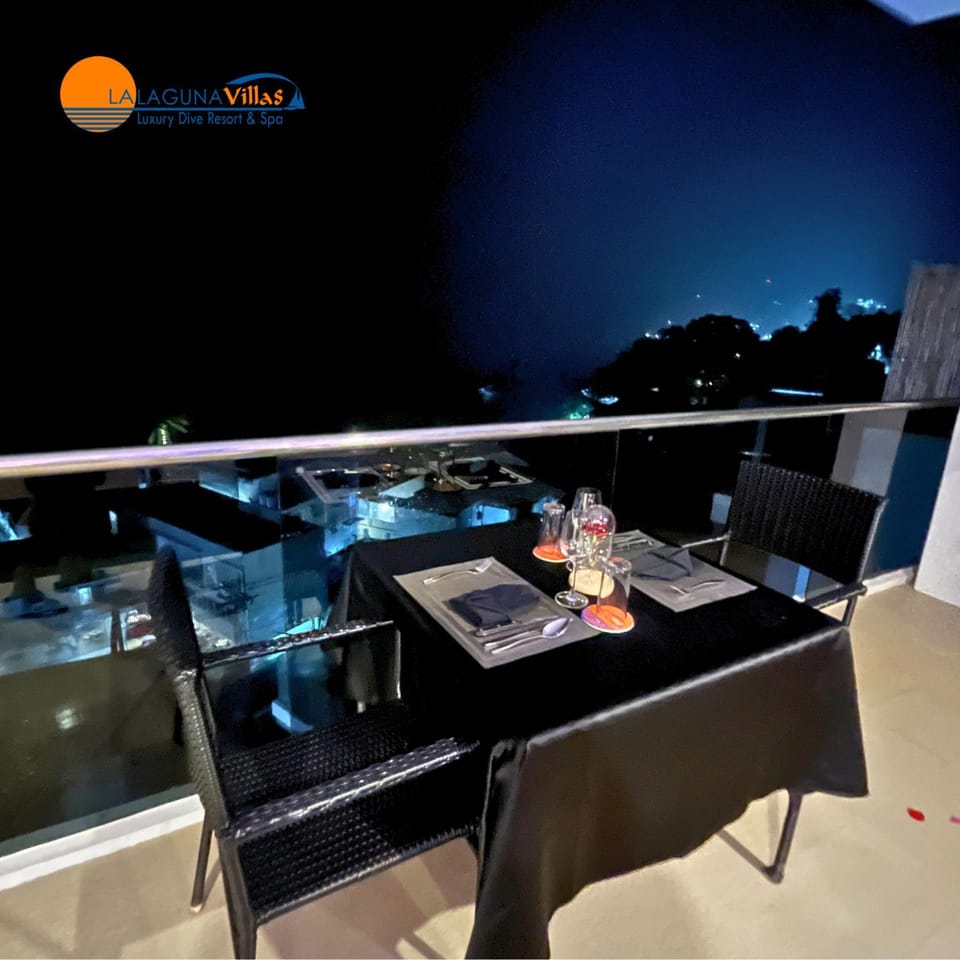 Pool view, Sea view