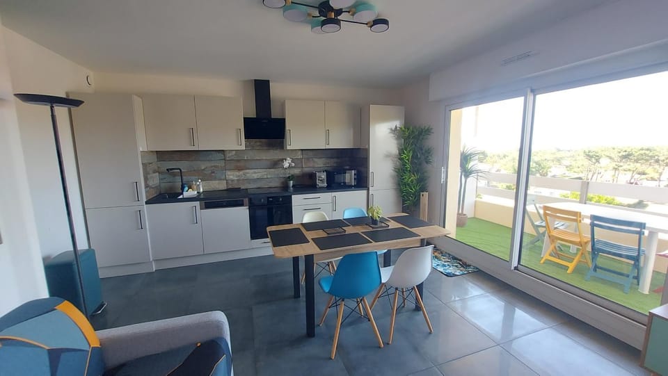 Balcony/Terrace, Living room, Breakfast, kitchen