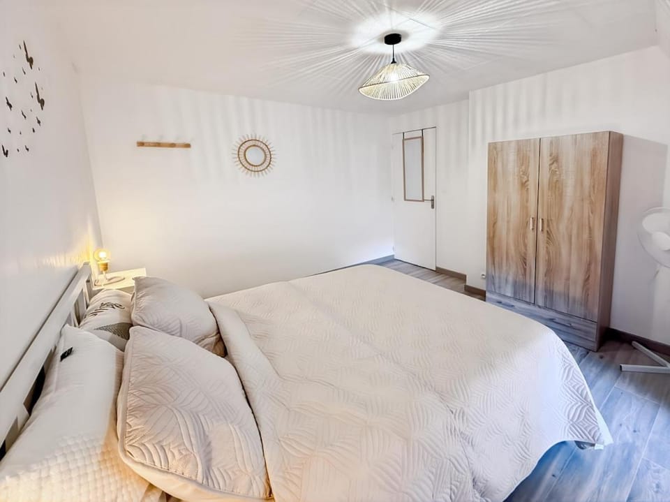 Appartement rénové, lumineux au centre de Vic Apartment in Auvergne-Rhône-Alpes