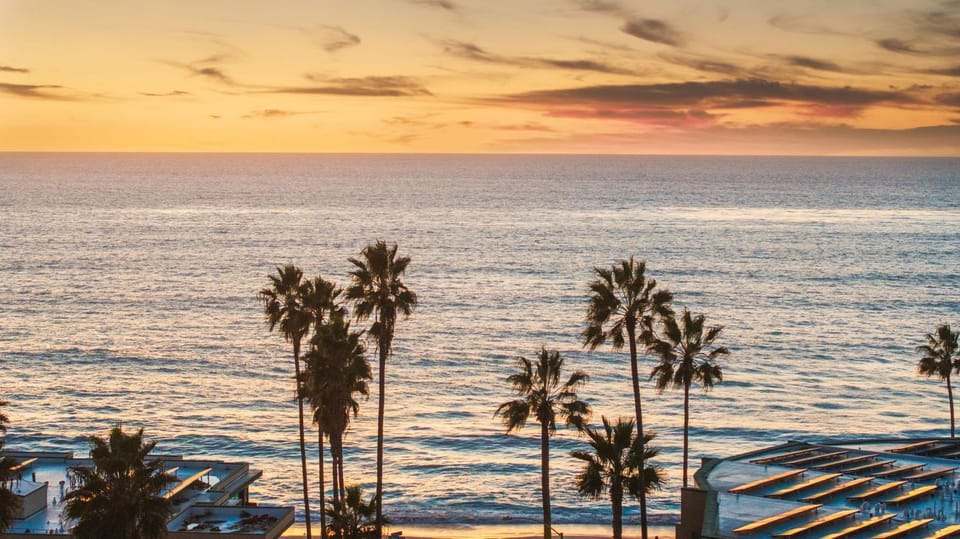 La Jolla Panoramic Ocean Retreat with Rooftop House in La Jolla