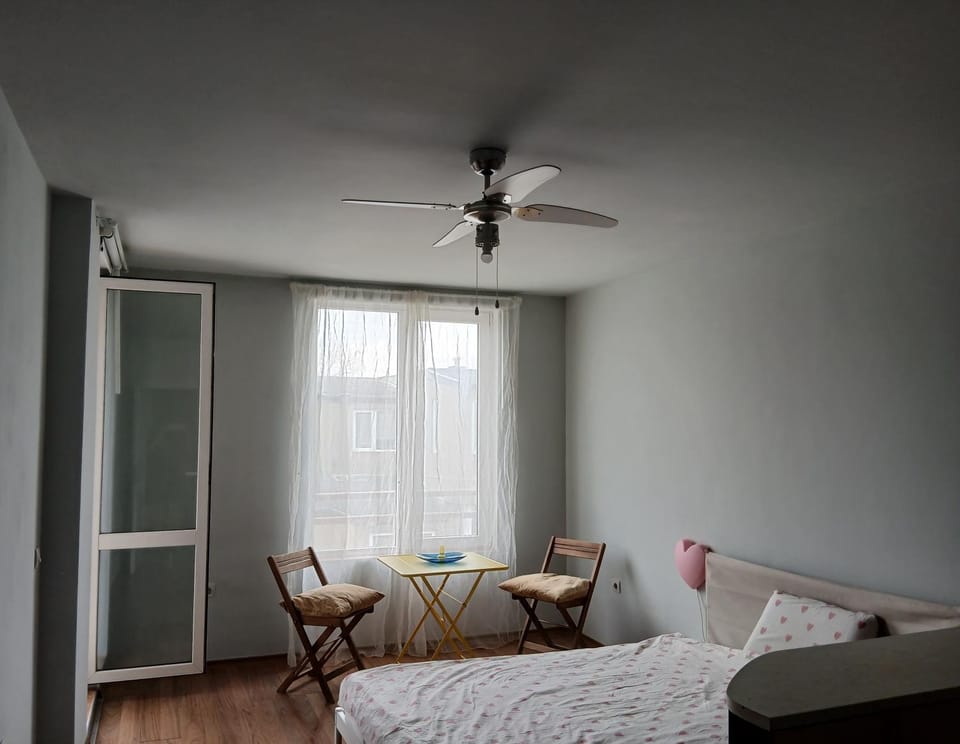 Bed, Living room, Bedroom