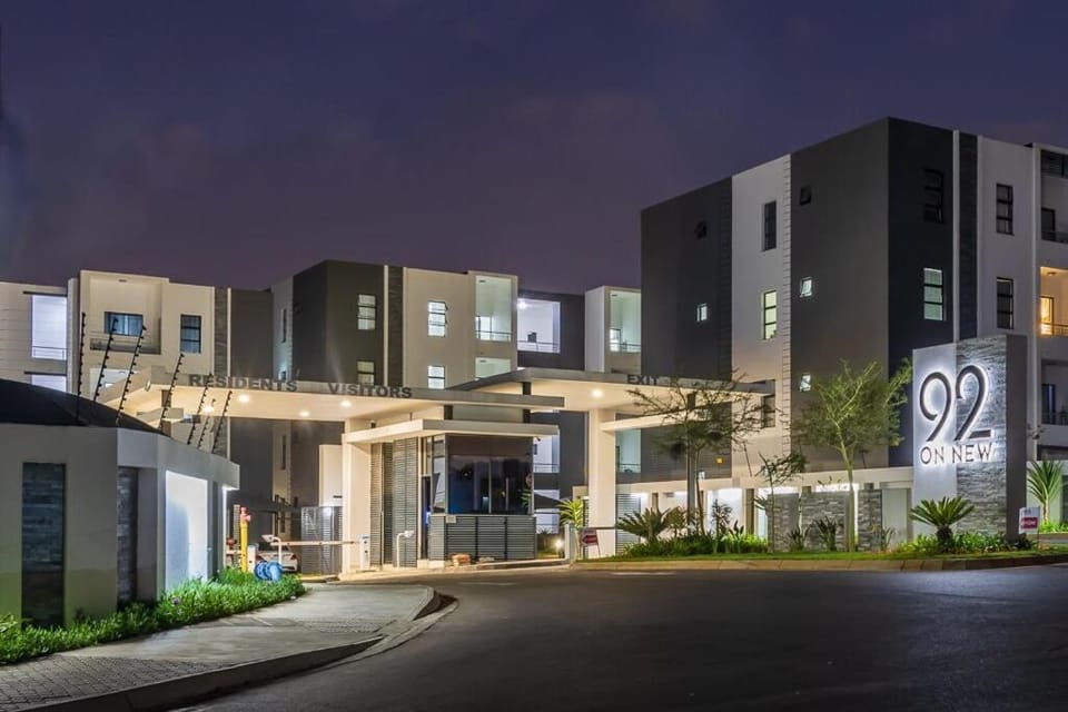 Golden Sunset Skyline View Apartment in Gauteng