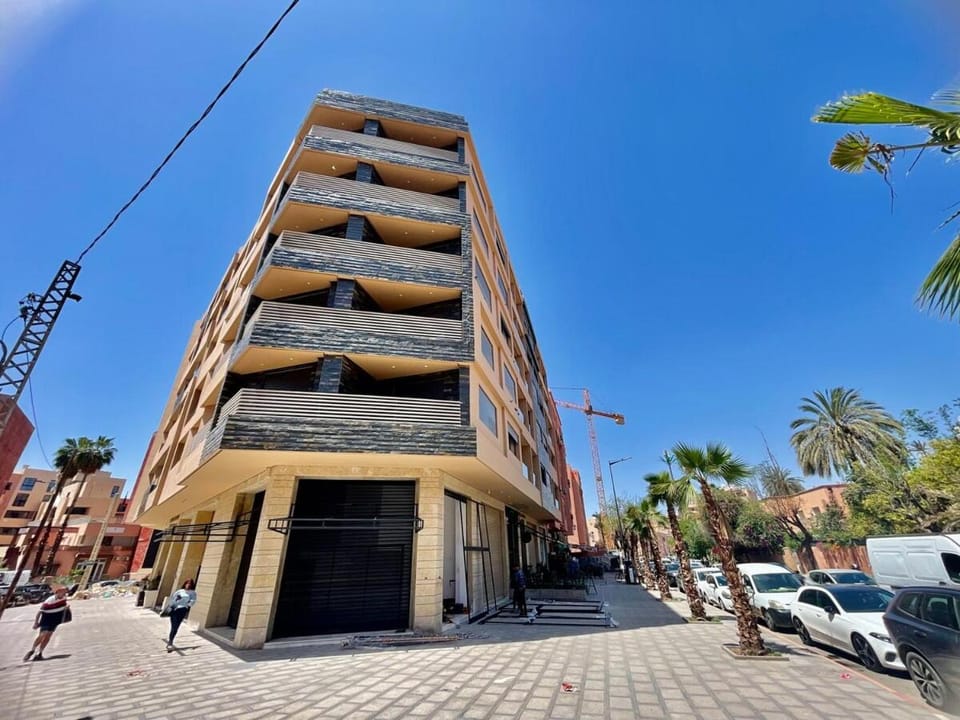 Property building, Day, Neighbourhood, Street view, Location