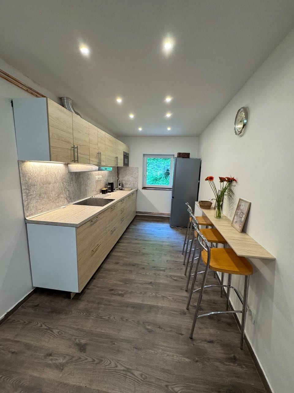 Kitchen or kitchenette, Kitchen or kitchenette, Dining area, oven, stove