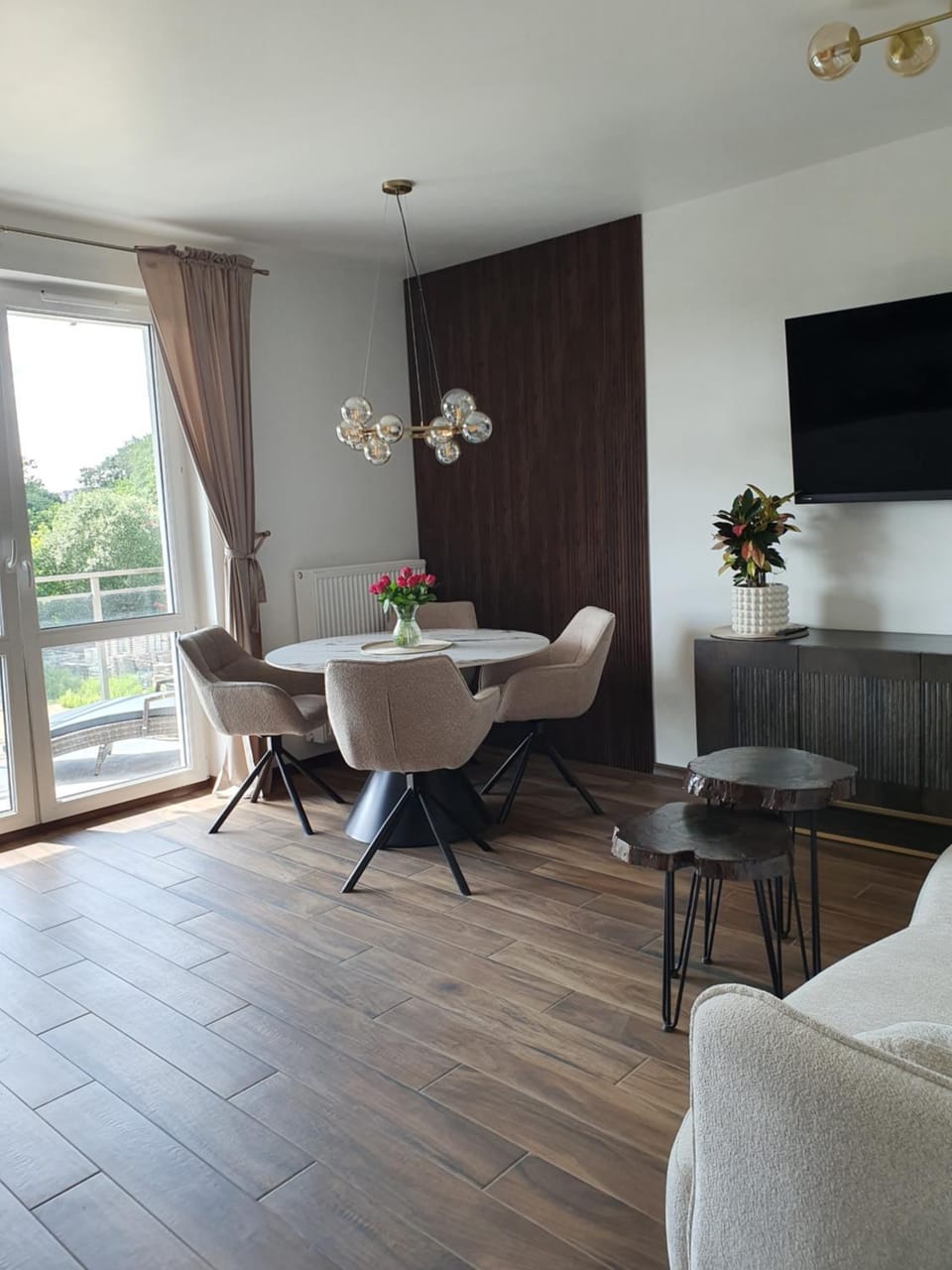 Communal lounge/ TV room, Living room, Seating area, Dining area