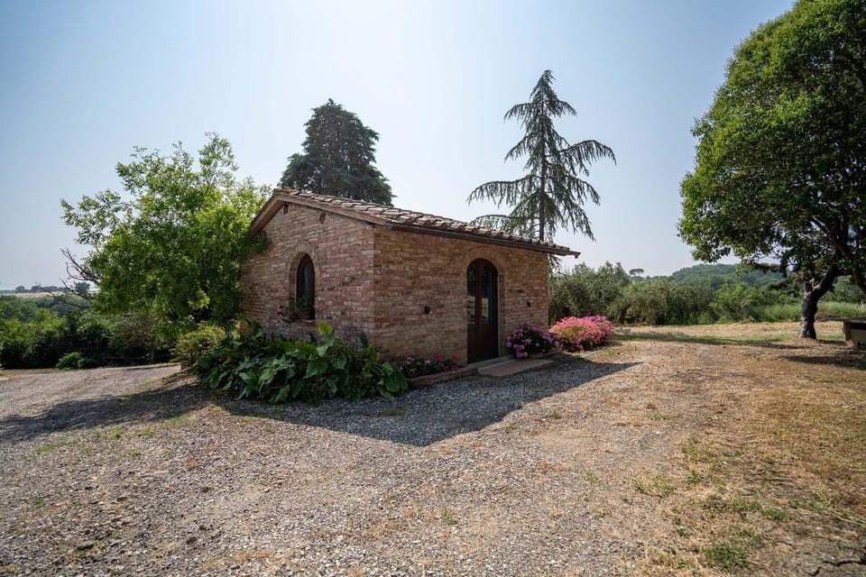 Property building, Day, Natural landscape, Garden, Garden view