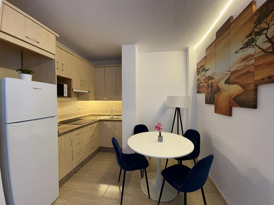 Kitchen or kitchenette, heating, microwave, stove, kitchen