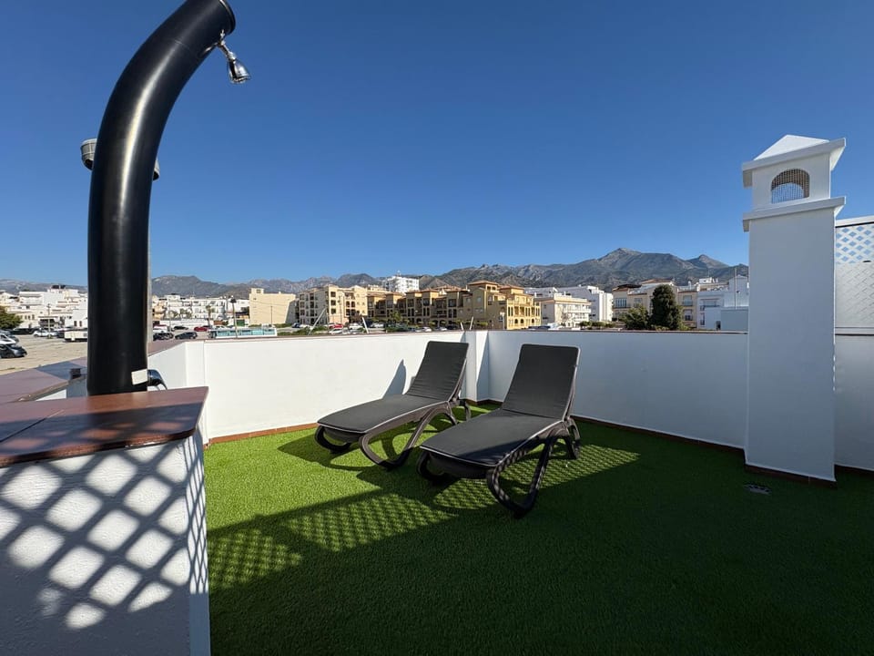 Shower, Solarium, Balcony/Terrace, sunbed