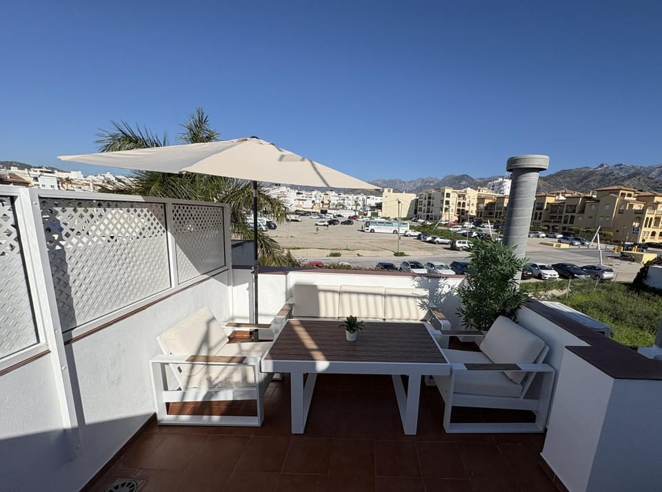 Day, Balcony/Terrace, Dining area, Mountain view
