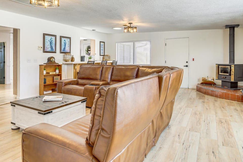 9 Mi to Joshua Tree NP Yucca Valley Home with Pool House in Yucca Valley