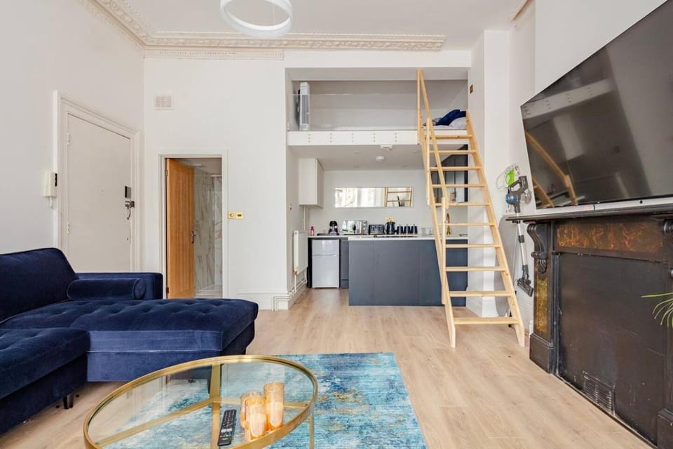 Ladbroke Grove hidden Gem Apartment in City of Westminster