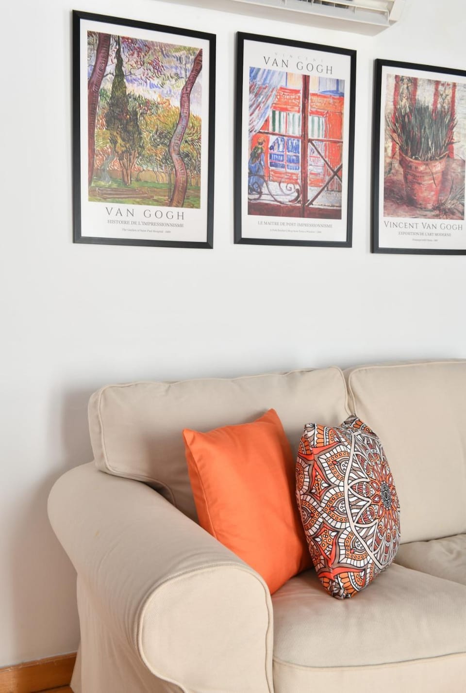 Cute Retro Home Balcony AC Galata Apartment in Istanbul