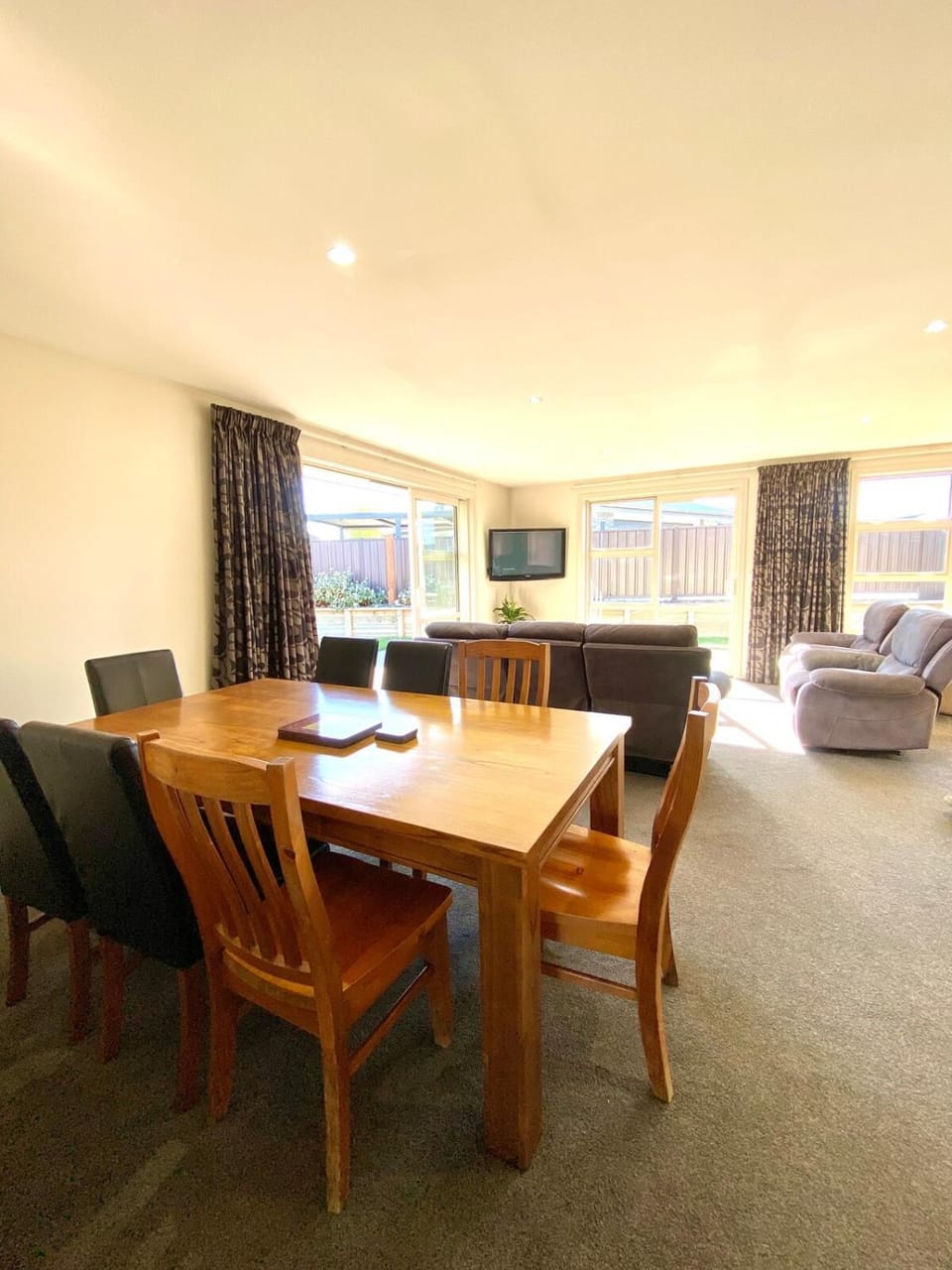 TV and multimedia, Living room, Dining area
